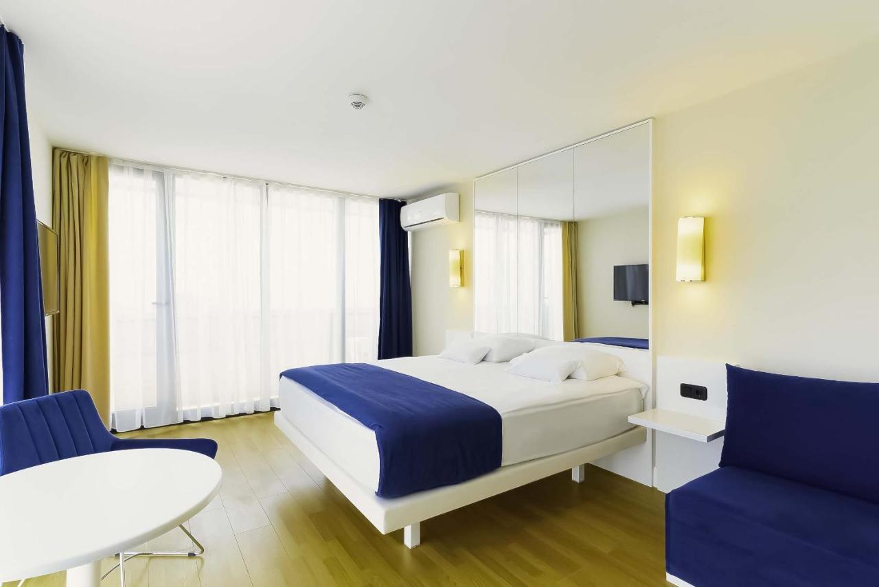 Elegance Sea View Aparthotel In Orbi City Батуми Экстерьер фото