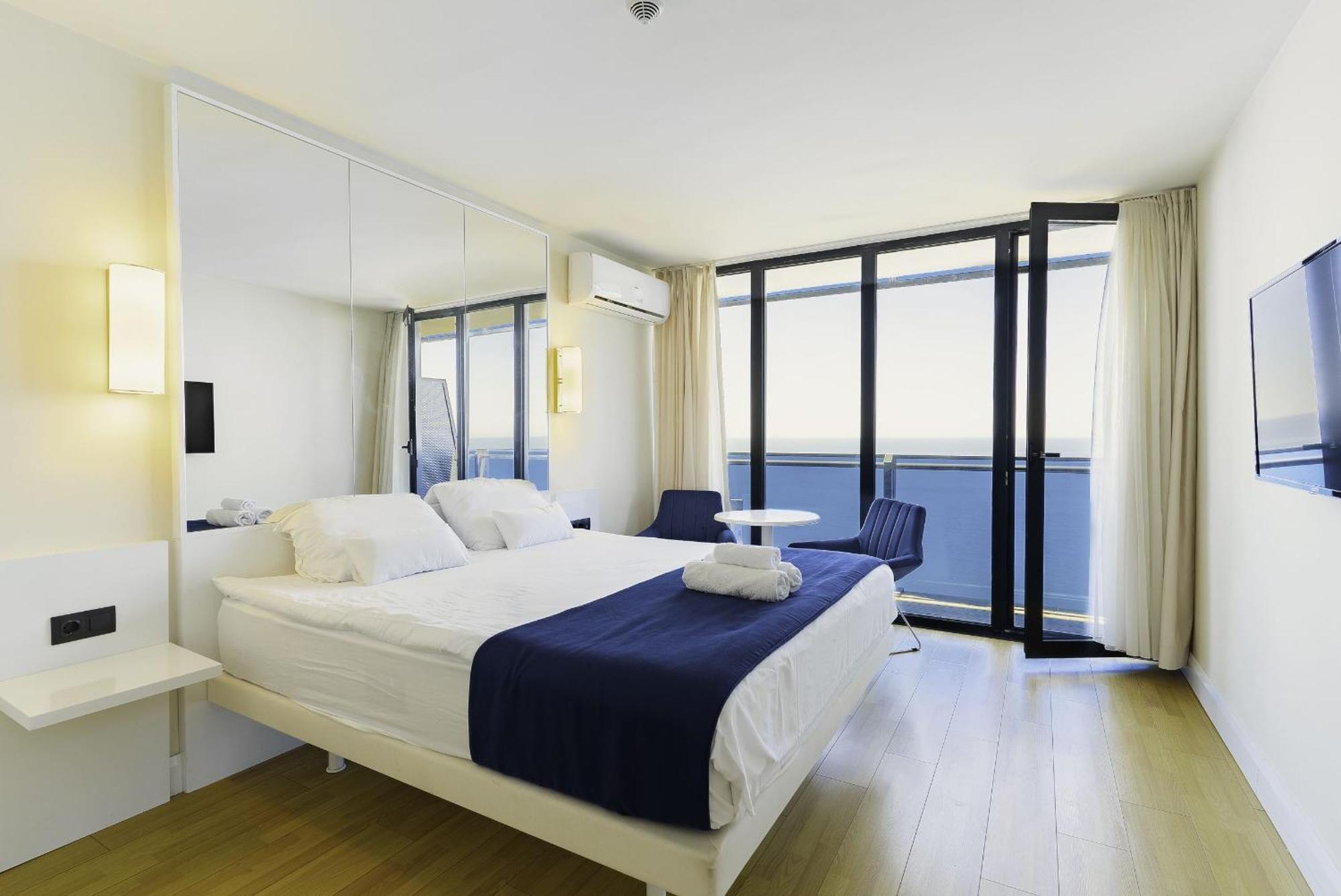 Elegance Sea View Aparthotel In Orbi City Батуми Экстерьер фото